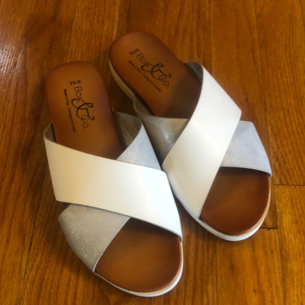 Bo’s.&Co. gray/silver and white crisscross slide sandal size 8.